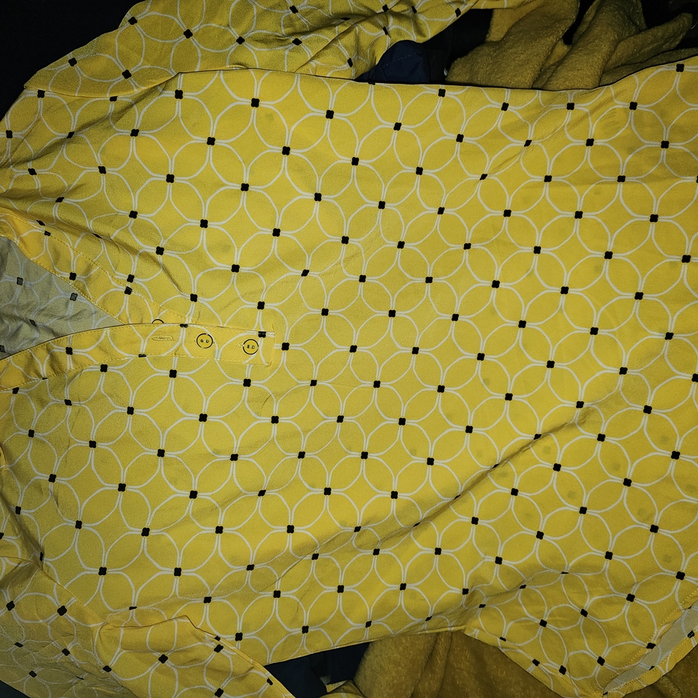 Adrienne Vittadini Yellow Geometric Patterned Shirt